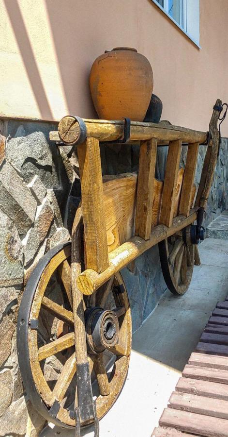 Вулик Будиночок З Двома Окремими Номерами Kamianets-Podilskyi Exterior foto